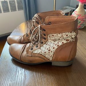 Steve Madden leather and lace boots